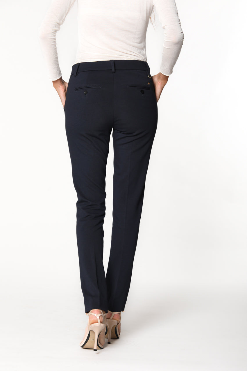 New York Slim pantalon chino femme en jersey technique coupe slim ①