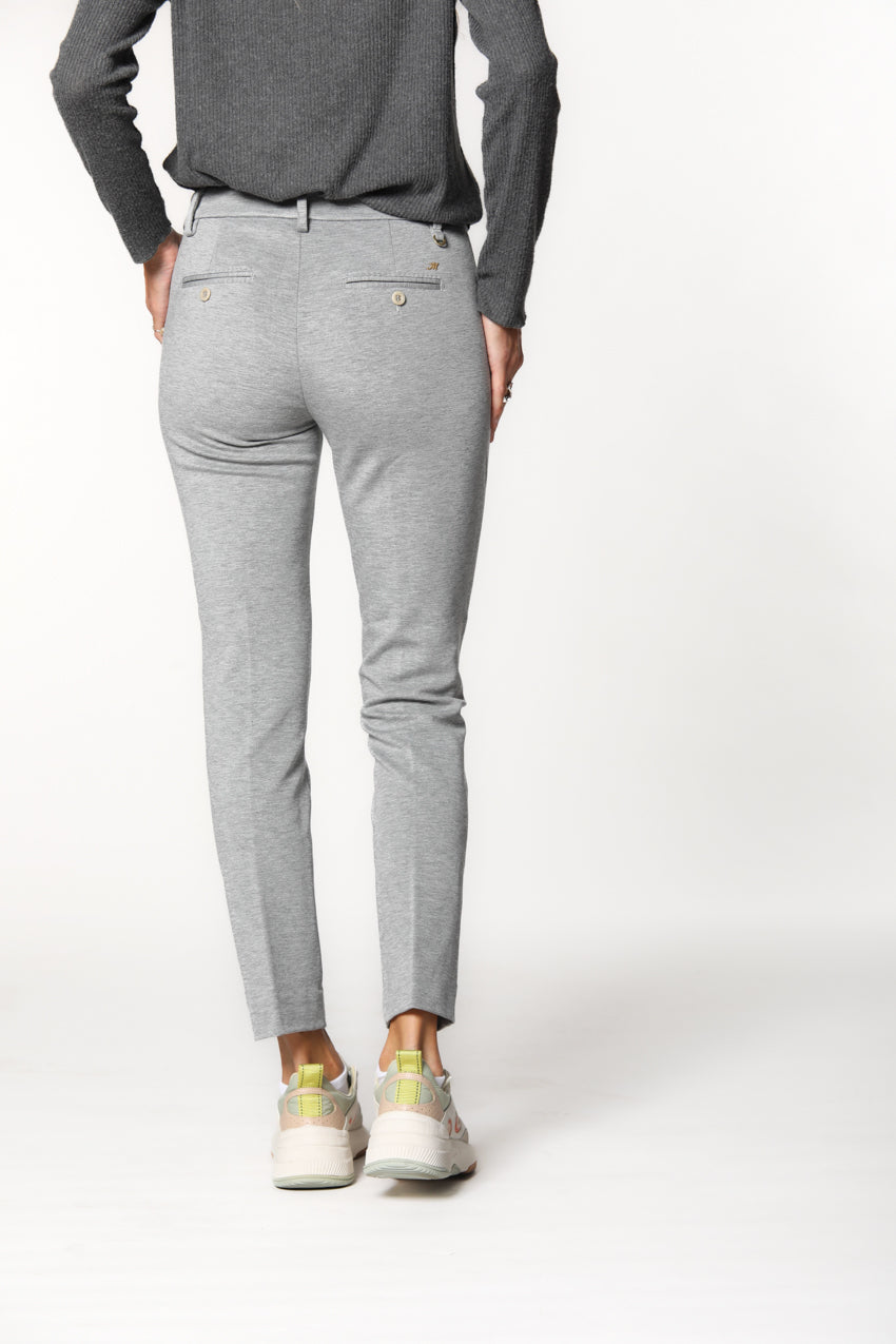 New York Slim pantalón chino mujer en jersey técnico ajuste slim ①