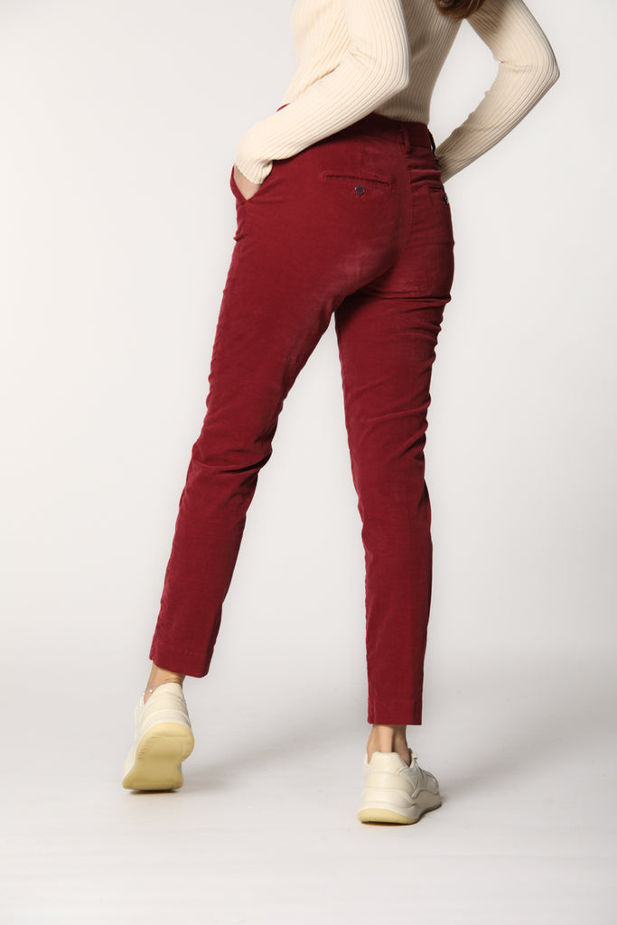Immagine 6 di pantalone chino donna in velluto color rubino modello New York Slim di Mason's