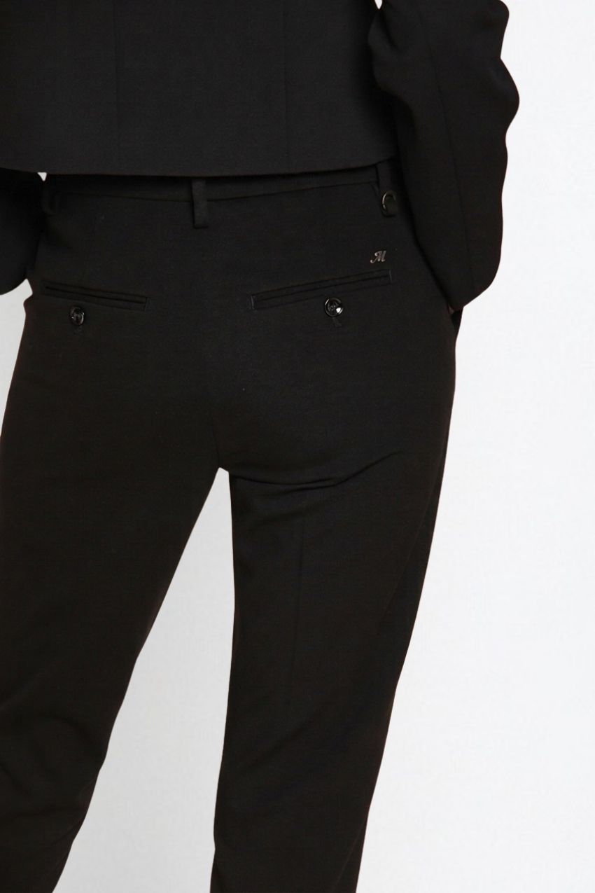 New York Slim women’s chino pants in technical jersey with slim fit ①