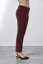 New York Slim women’s chino trousers in wide-wale corduroy slim fit ①