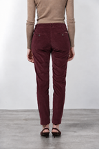 New York Slim women’s chino trousers in wide-wale corduroy slim fit ①