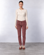 New York Slim women’s chino pants in wide-wale velvet with slim fit ①
