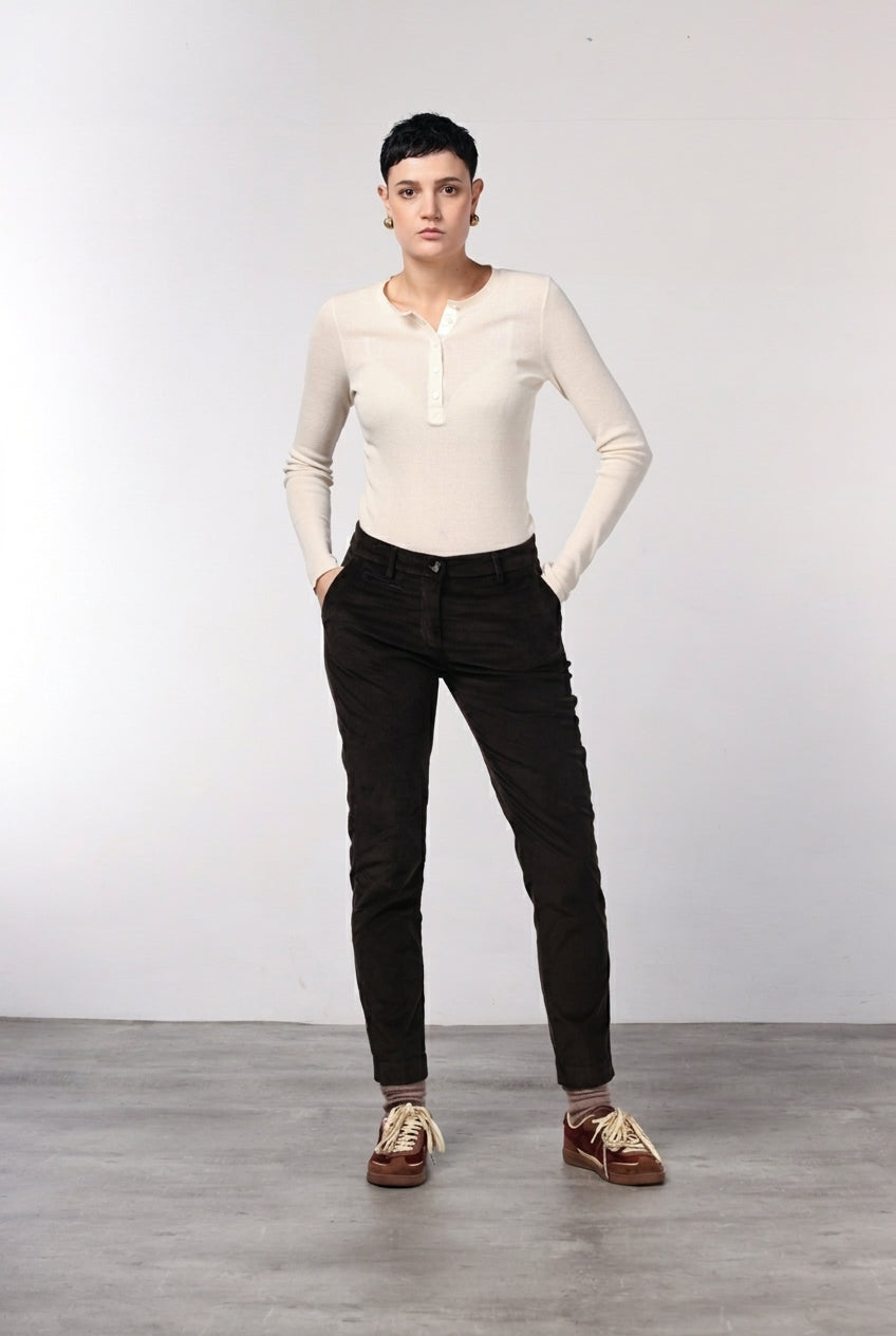 New York Slim pantalone chino donna in velluto a costa grande slim fit ①