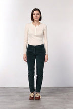 New York Slim pantalón chino de mujer en terciopelo de pana ancha slim fit ①
