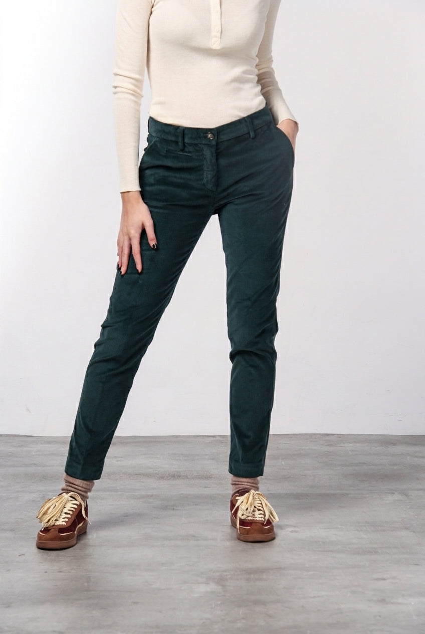 New York Slim pantalone chino donna in velluto a costa grande slim fit ①