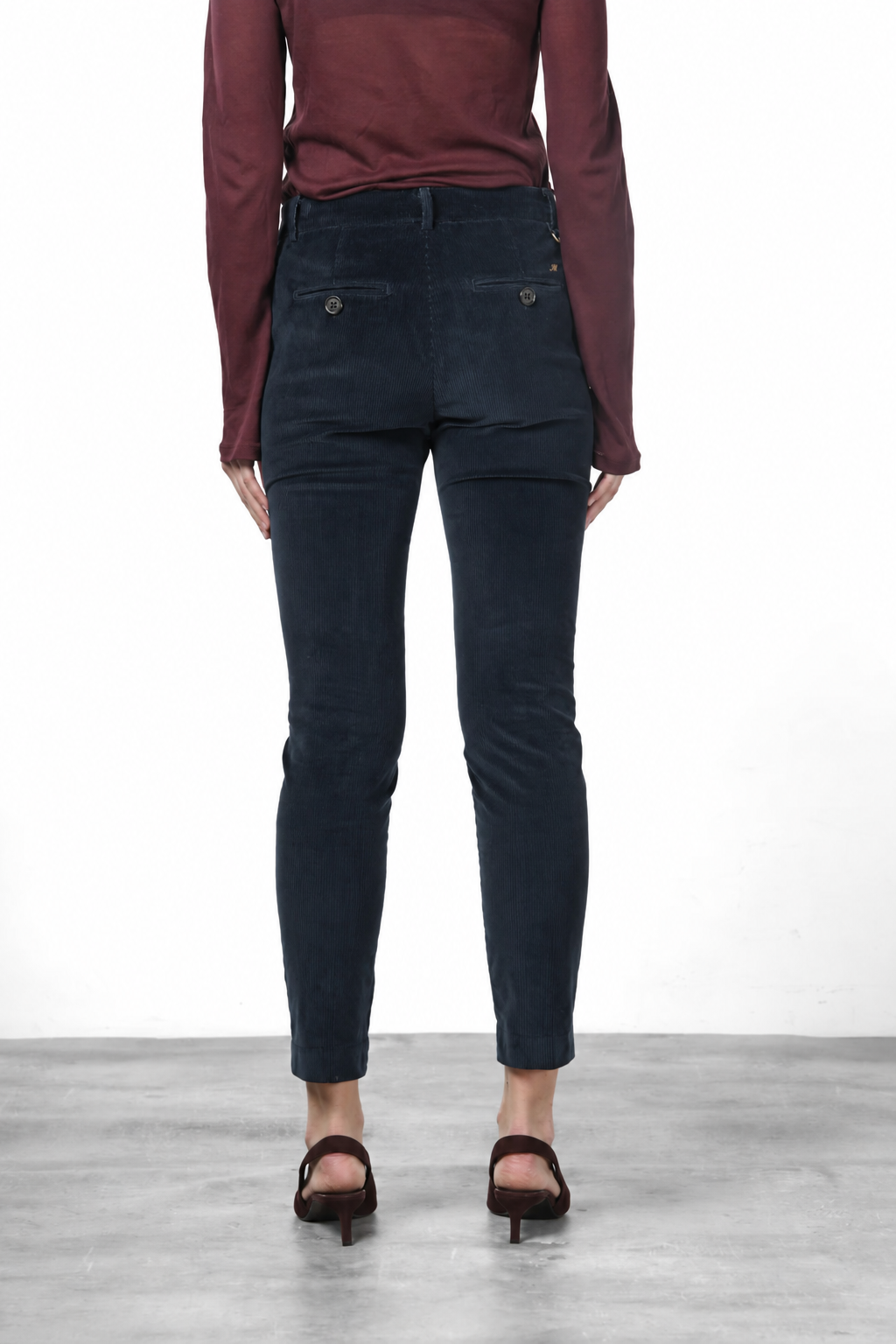 New York Slim pantalon chino femme en velours côtelé à grosses côtes, coupe slim ①