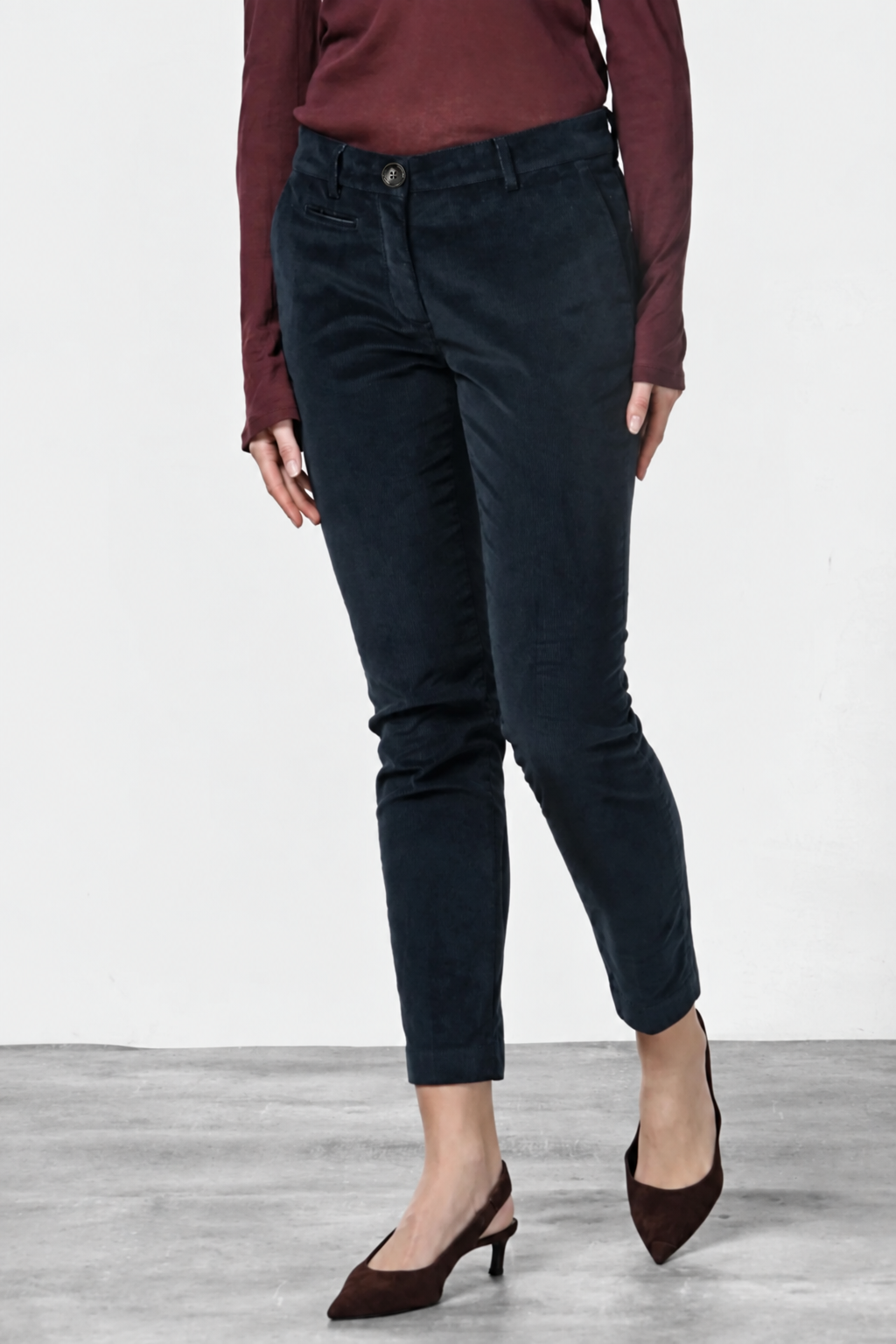 New York Slim pantalon chino femme en velours côtelé à grosses côtes, coupe slim ①