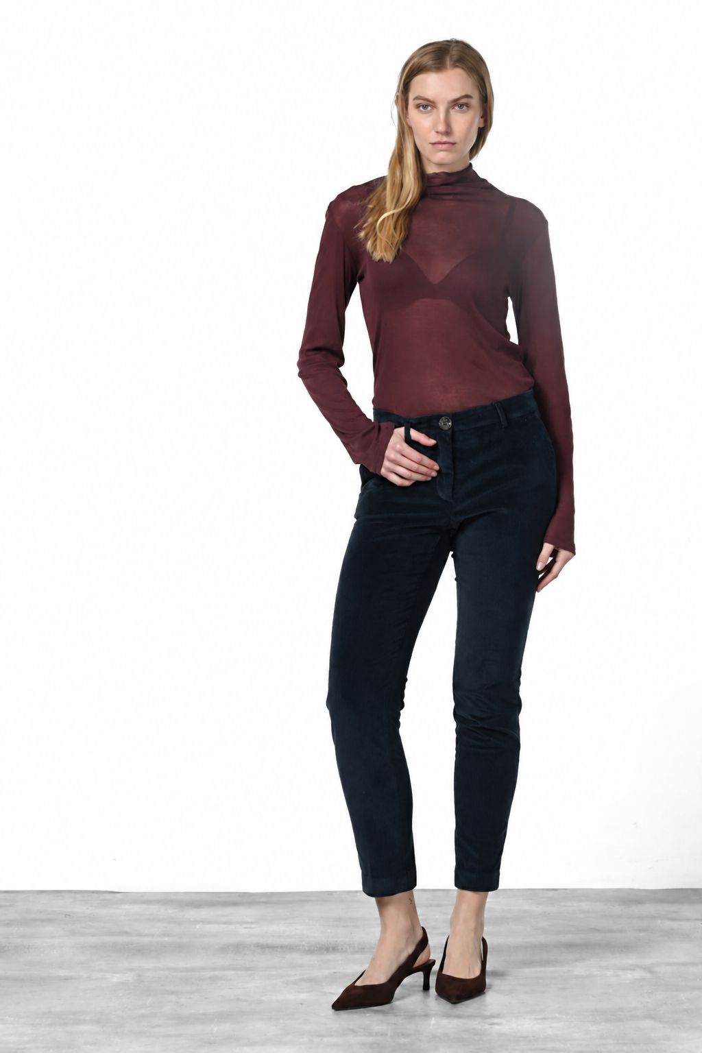 New York Slim pantalon chino femme en velours côtelé à grosses côtes, coupe slim ①