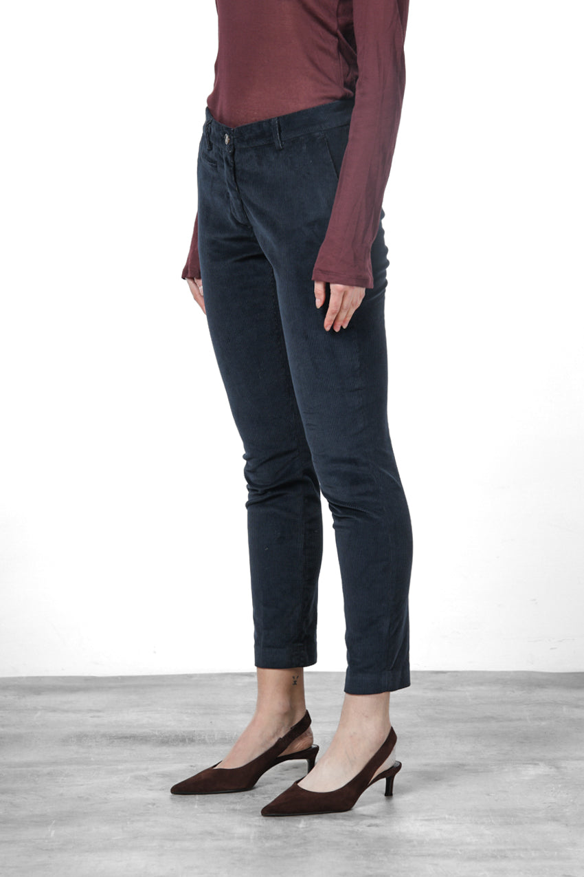 New York Slim pantalone chino donna in velluto a costa grande slim fit ①