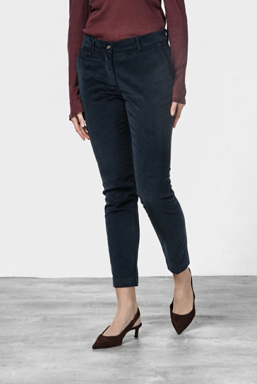 New York Slim pantalone chino donna in velluto a costa grande slim fit ①