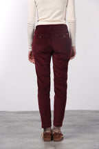 New York Slim pantalone chino donna in velluto a costa grande slim fit ①