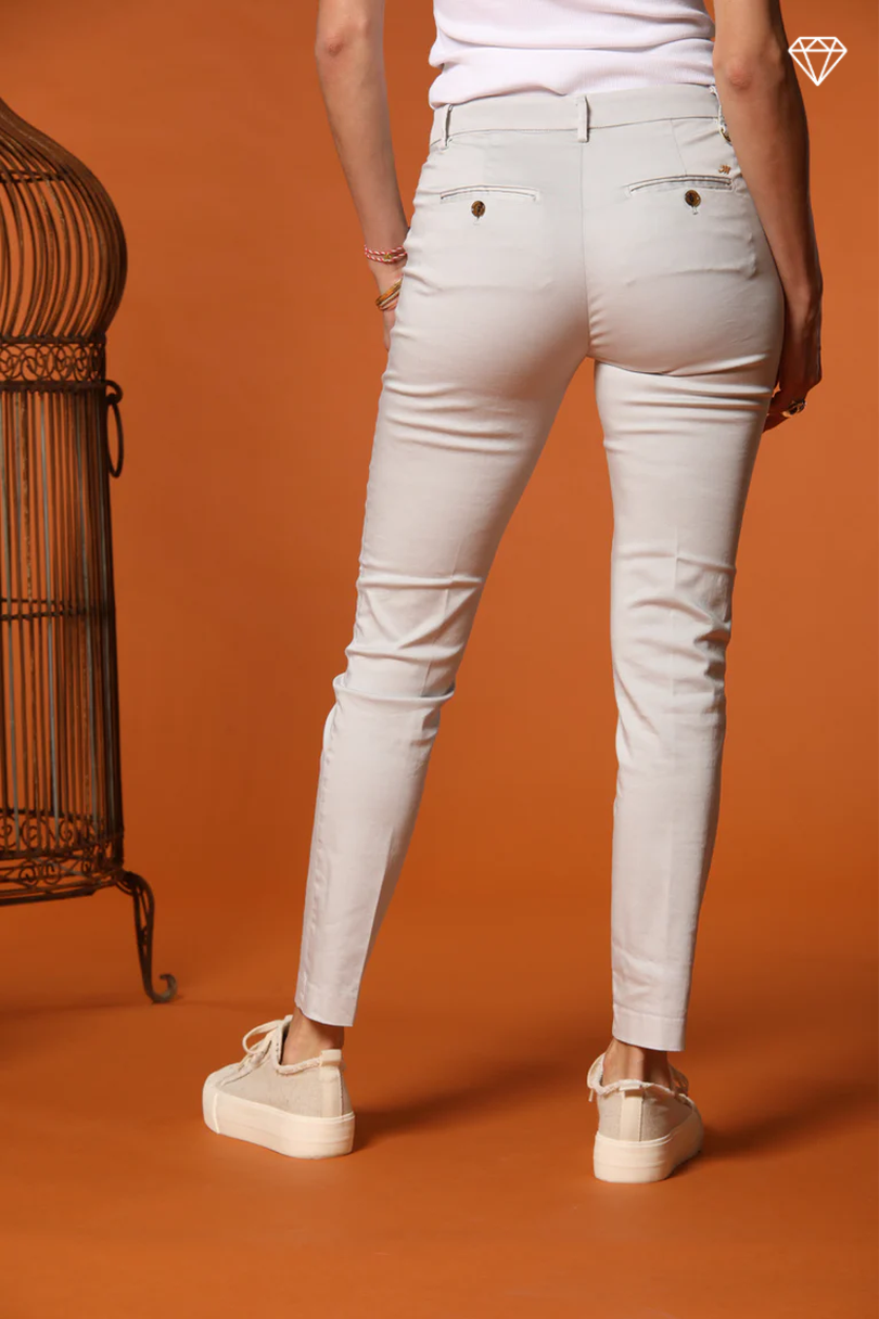 New York Slim pantalón chino mujer en satén elástico slim fit ①