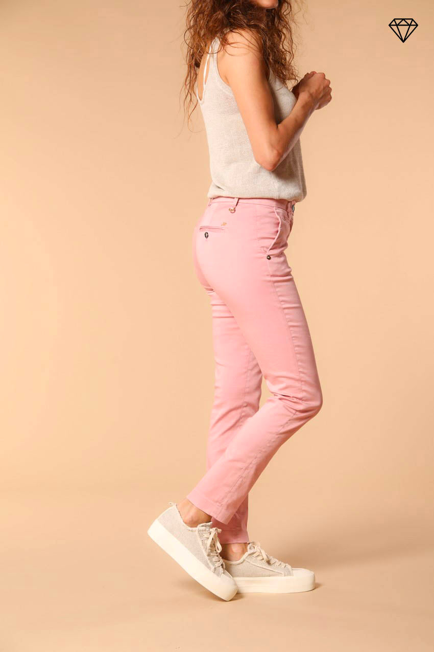 Immagine 3 di pantalone chino donna in raso stretch modello New York Slim slim fit 