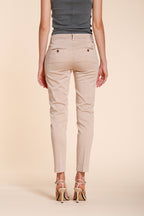 New York Slim pantalón chino mujer en satén stretch slim fit ①