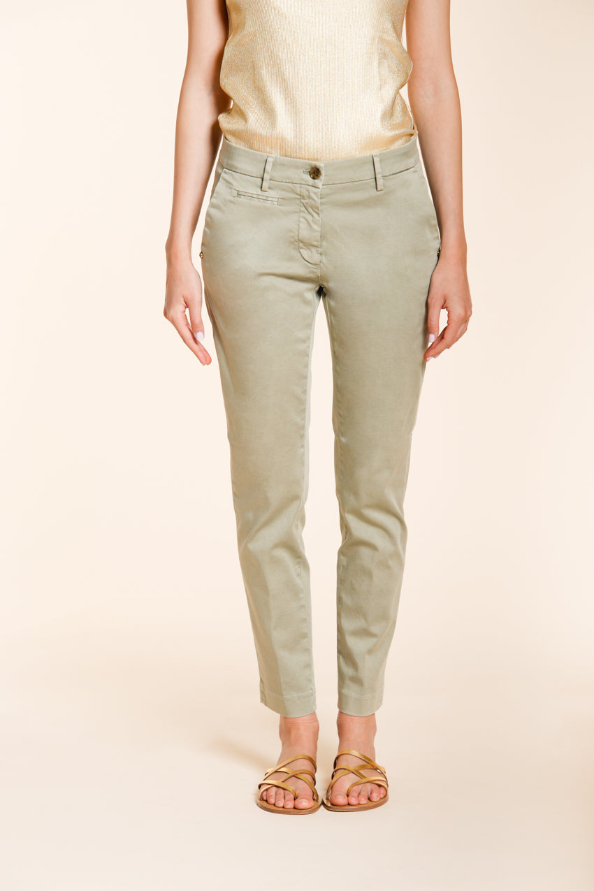 New York Slim pantalone chino donna in raso stretch slim fit ①