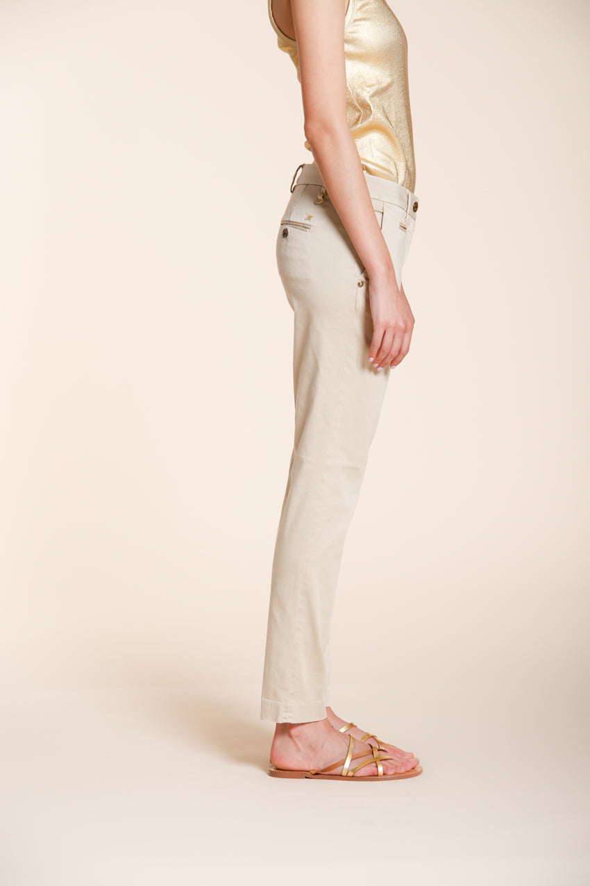 New York Slim Hose Chino Damen aus Stretch-Satin slim fit ①