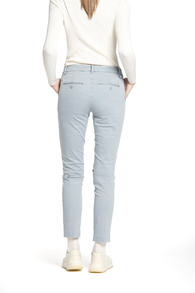 Immagine 3 di pantalone chino donna in raso colore celeste modello New York Slim di Mason's 