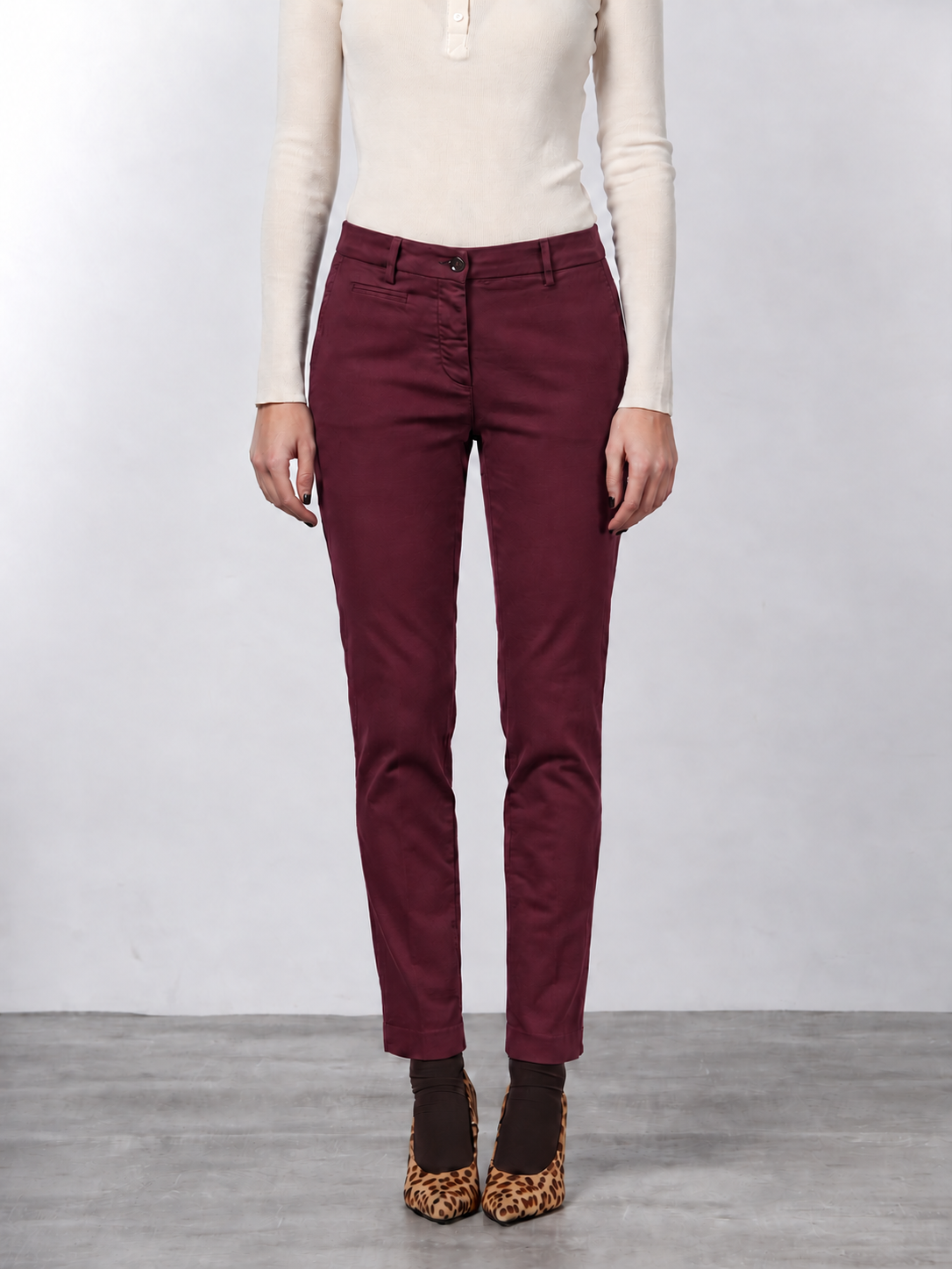 New York Slim pantalón chino de mujer en raso slim fit ①