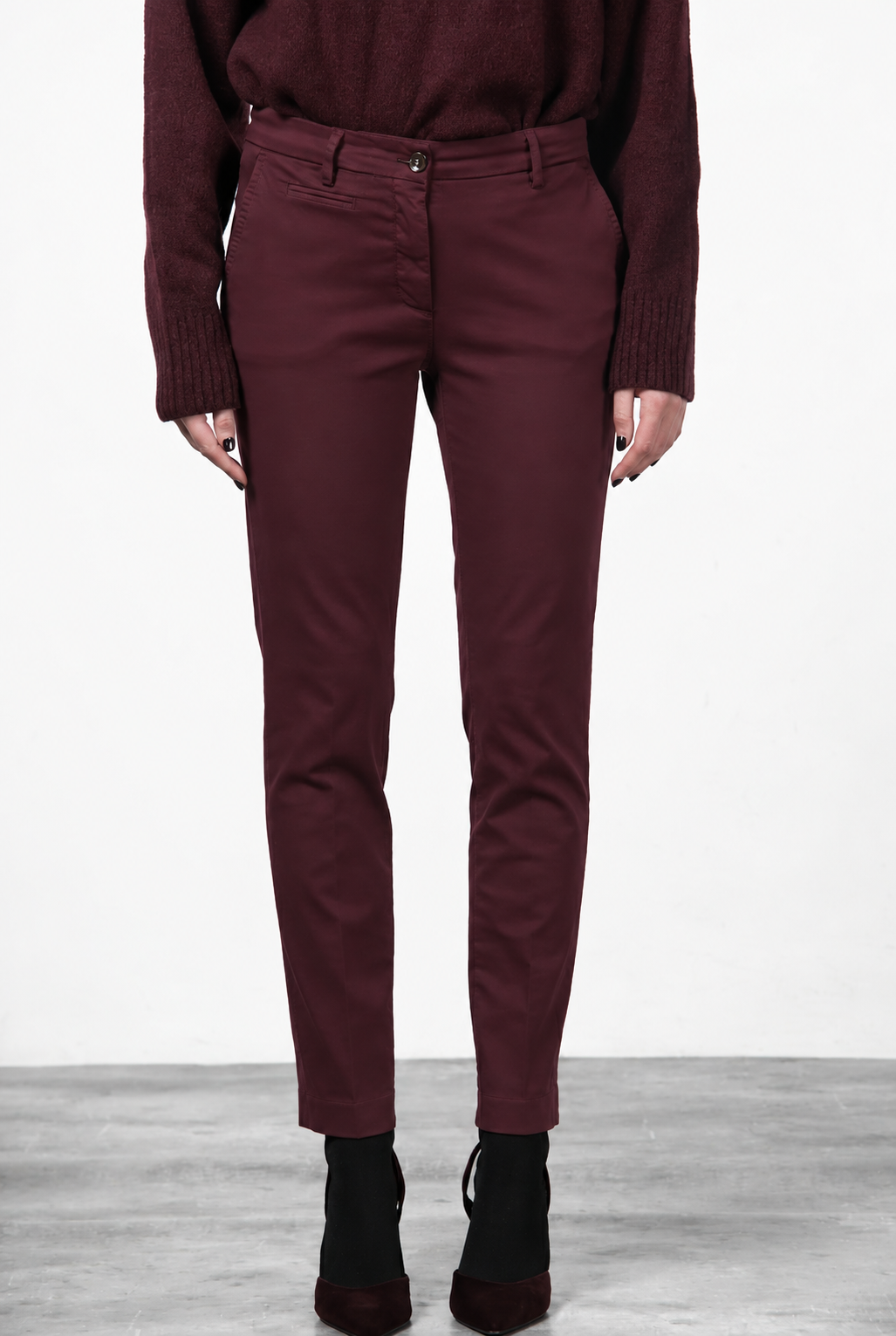 New York Slim pantalón chino de mujer en raso slim fit ①