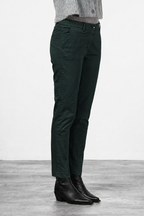 New York Slim Chinohose für Damen aus Satin mit slim fit ①
