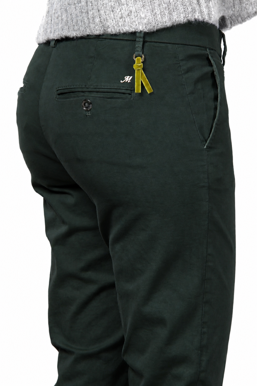 New York Slim women’s chino pants in satin with slim fit ①
