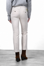 New York Trumpet women’s chino trousers in gabardine, slim fit ①