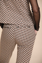 Foto 2 New York Flare pantalone chino donna in jersey con disegno rombo slim fit