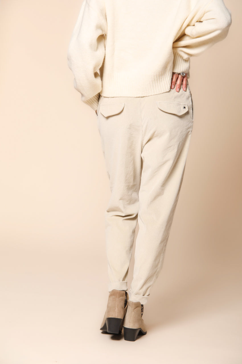 Malibu Jogger City pantaloni chino donna in velluto a coste relaxed fit