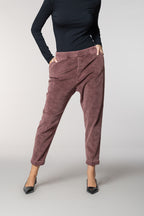 Malibu Jogger City women’s chino trousers in corduroy relaxed fit