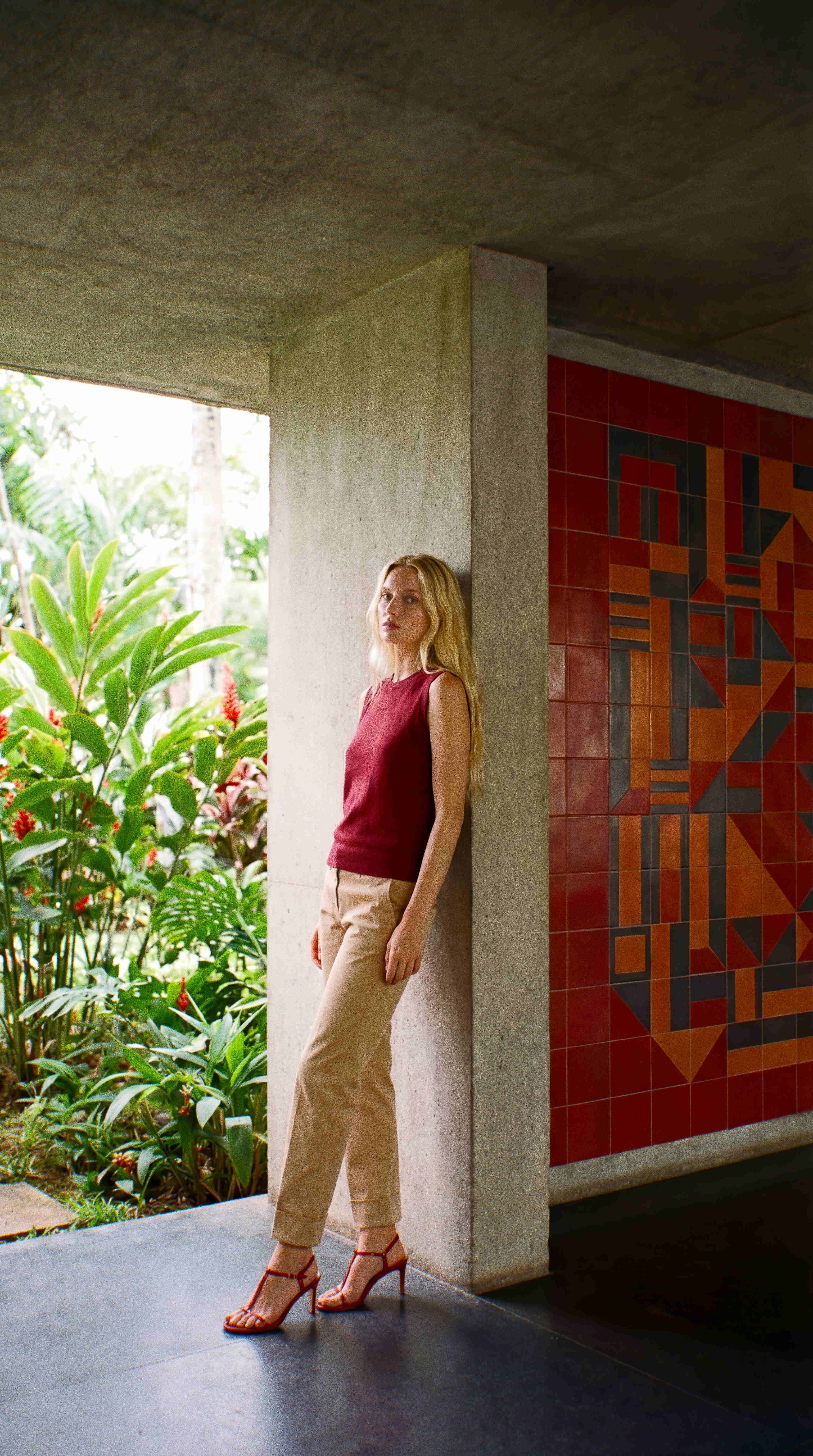 New York Carrot pantalón chino mujer en satén stretch carrot fit ①