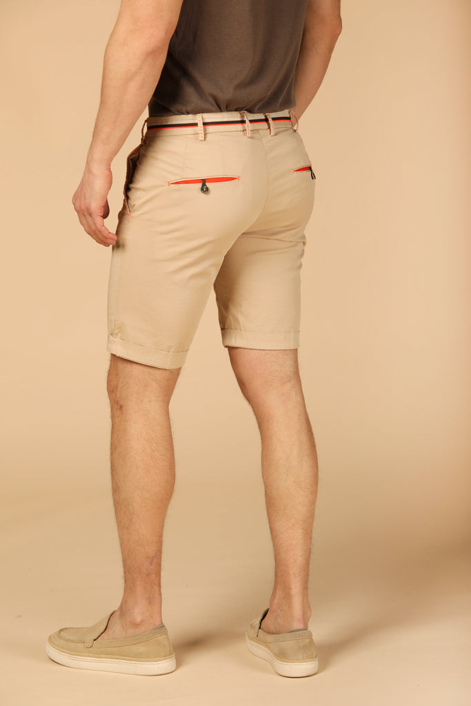 immagine 5 di bermuda chino uomo modello Milano Start color kaki scuro fit slim di Mason's