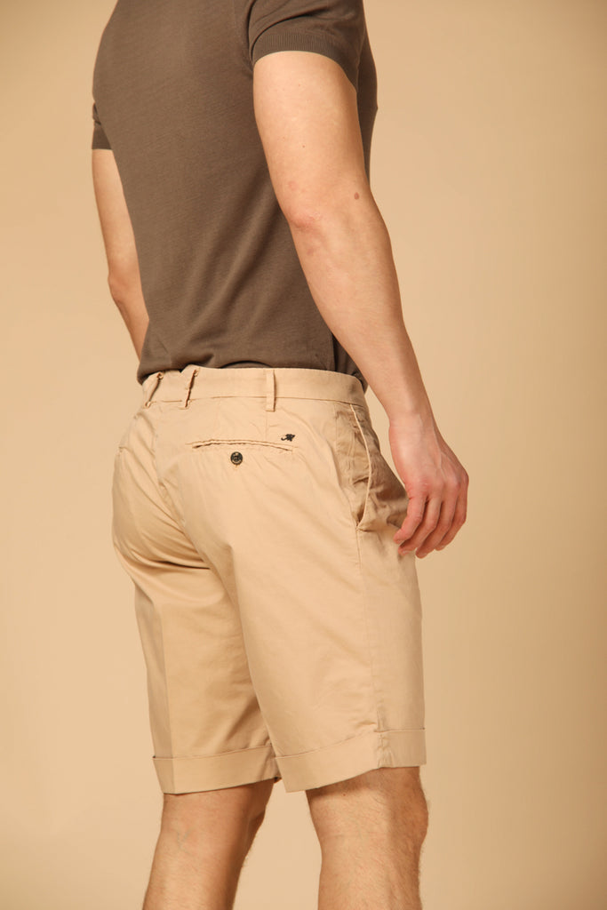 immagine 3 di bermuda chino uomo modello Genova Style color kaki scuro, slim fit di Mason's