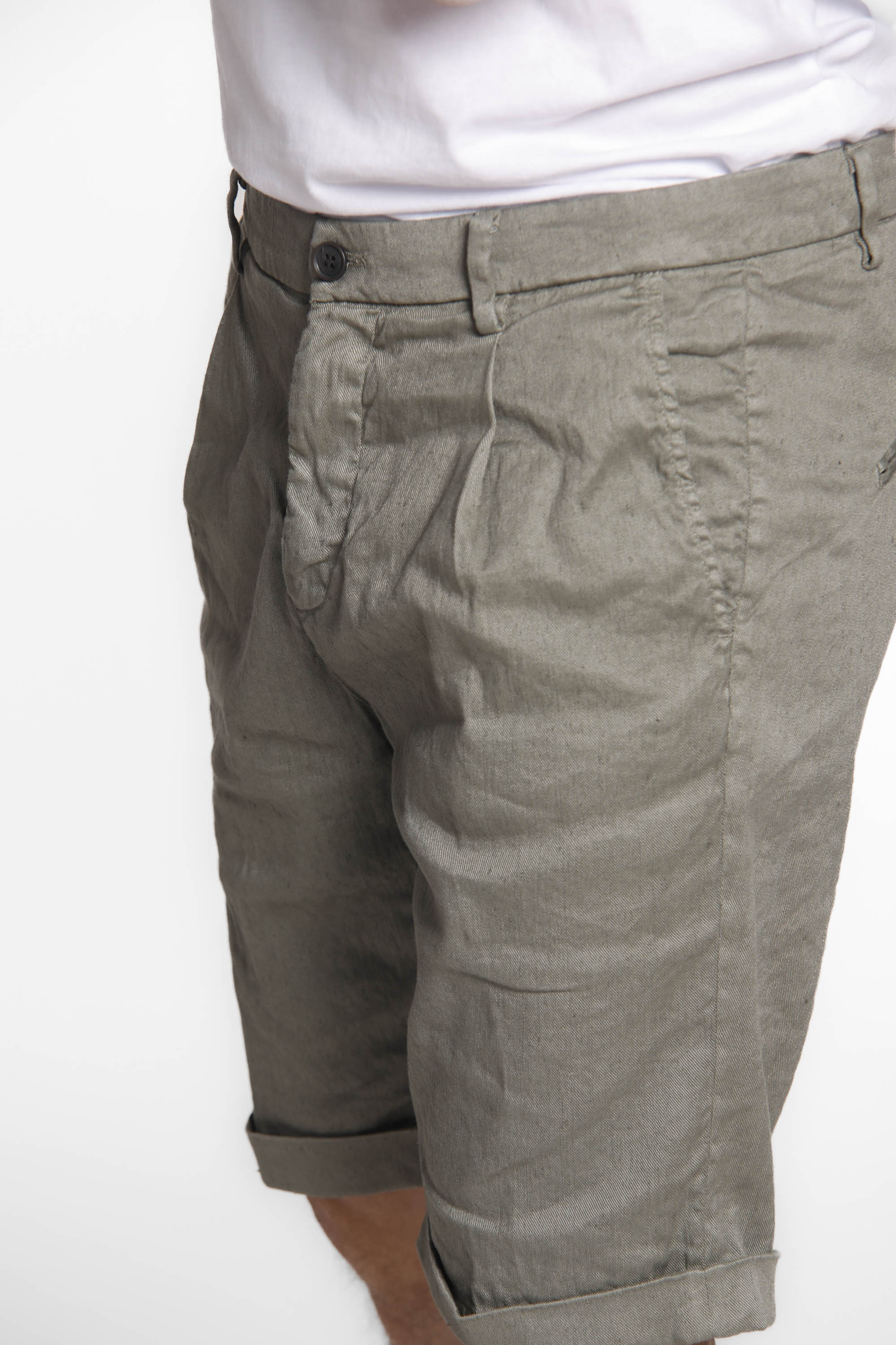 Osaka 1 Pinces man chino bermuda in linen and cotton carrot fit