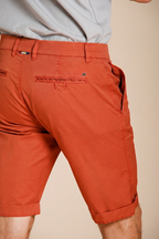 London bermuda chino hombre en gabardina stretch regular fit ①