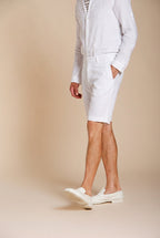 London bermuda chino hombre en gabardina stretch regular fit ①