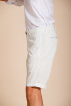 London men's chino bermuda in stretch gabardine regular fit ①