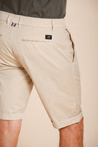 London bermuda chino hombre en gabardina stretch regular fit ①