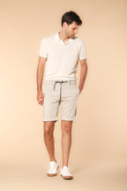 Milano Jogger Travel Herren Chino Jogger Bermuda  in technischem Travel Stretch Satin-Gewebe Slim Fit