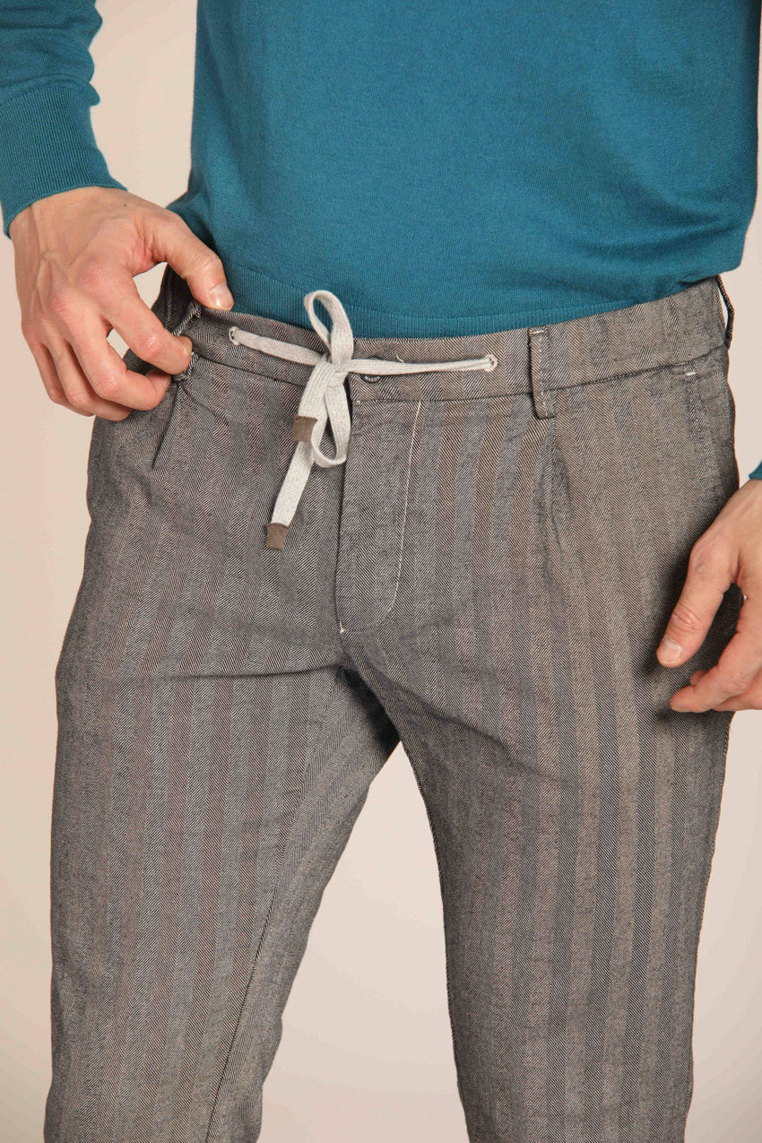 immagine 3 di pantalone chino uomo modello New York 1P City String, pattern resca, color ghiaccio fit regular di Mason's