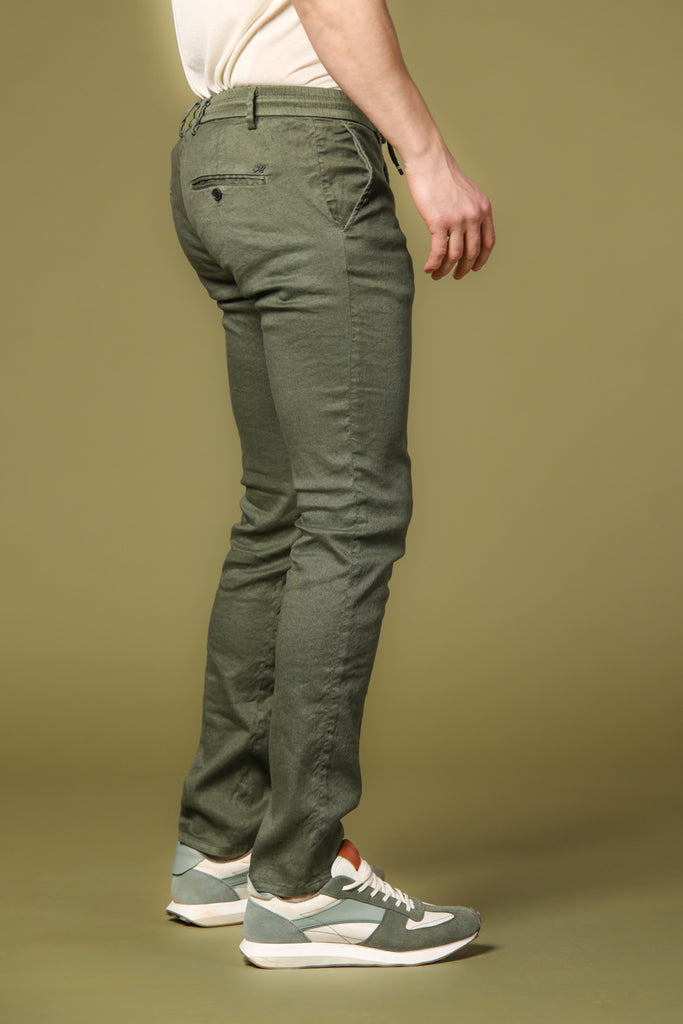 immagine 2 di pantalone chino jogger uomo modello Milano Jogger  in verde fit extra slim di Mason's