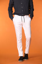 Milano Jogger pantalone uomo in twill di lino e cotone extra slim fit
