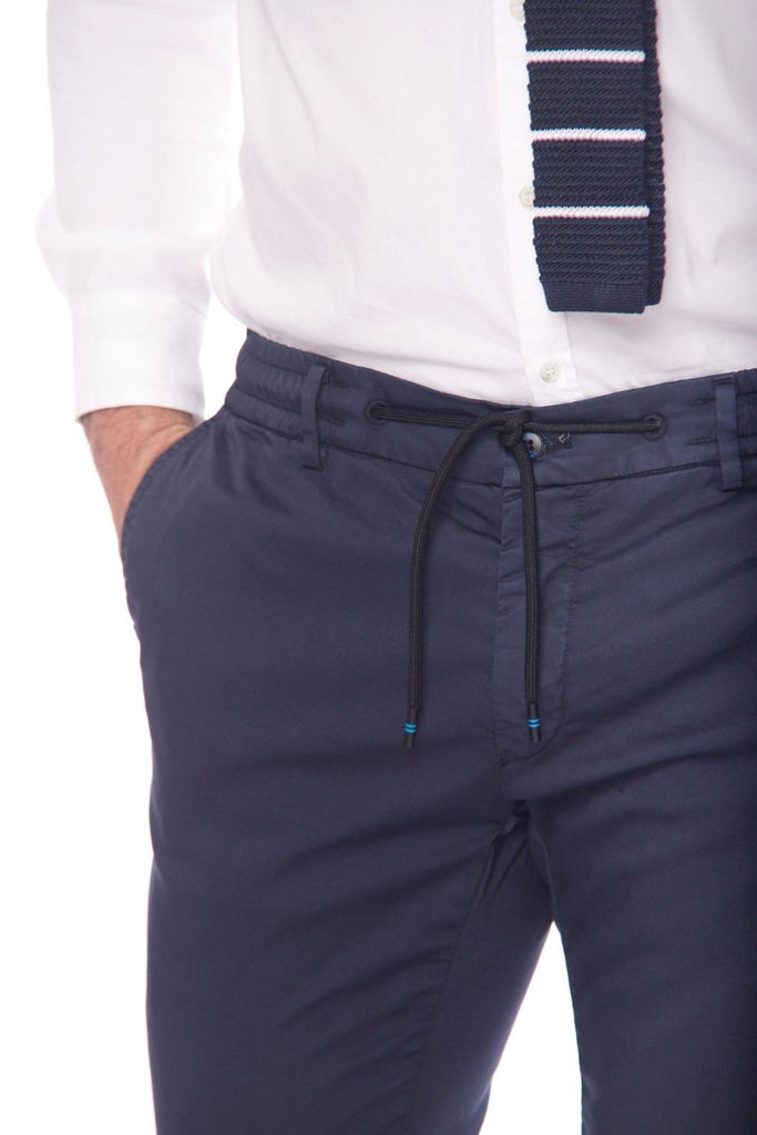 Immagine 3 di pantalone jogger uomo in raso tecno travel blu navy modello Milano Jogger Travel di Mason's