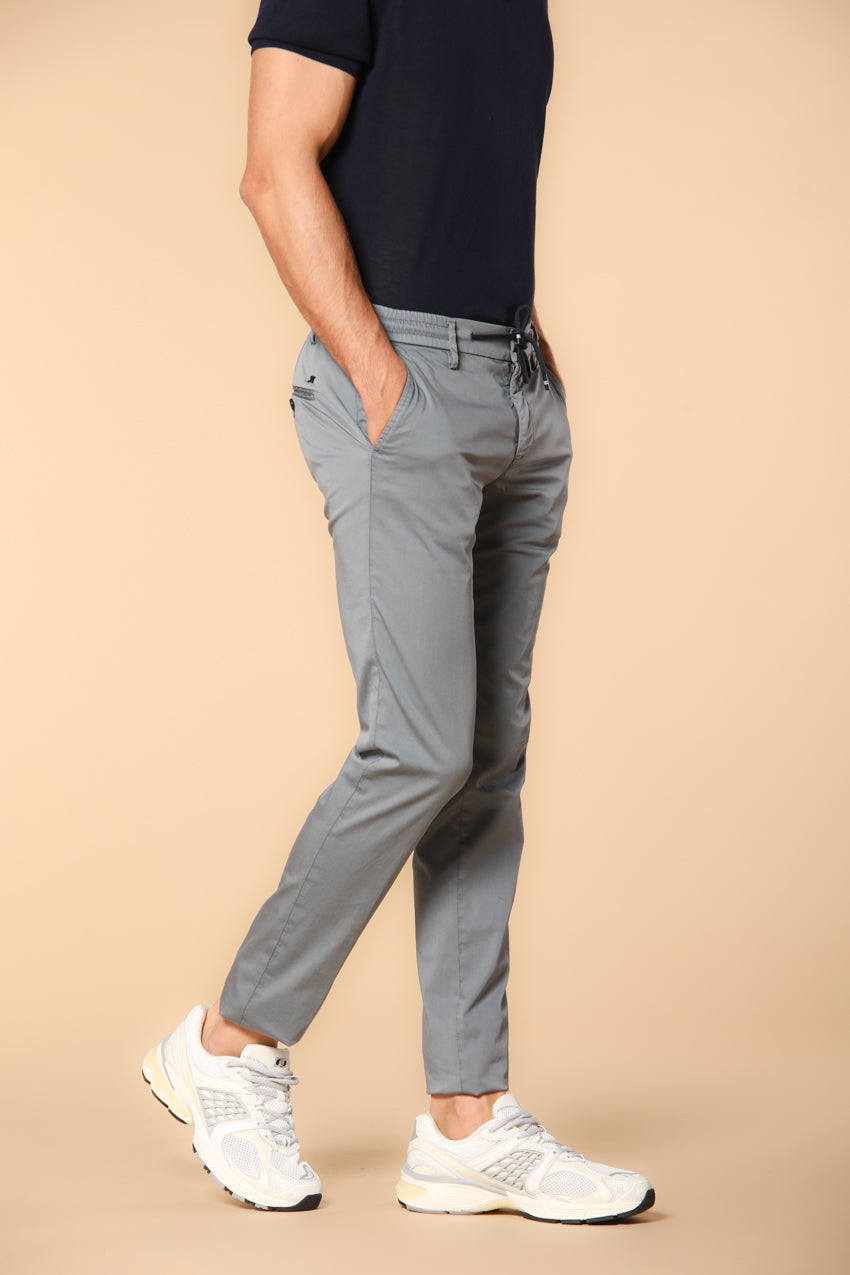 Milano Jogger Travel pantalone chino jogger uomo in raso tecnico travel stretch extra slim