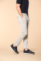 Milano Jogger Travel Herren Chino Jogger aus technischem Satin Travel Stretch Extra Slim