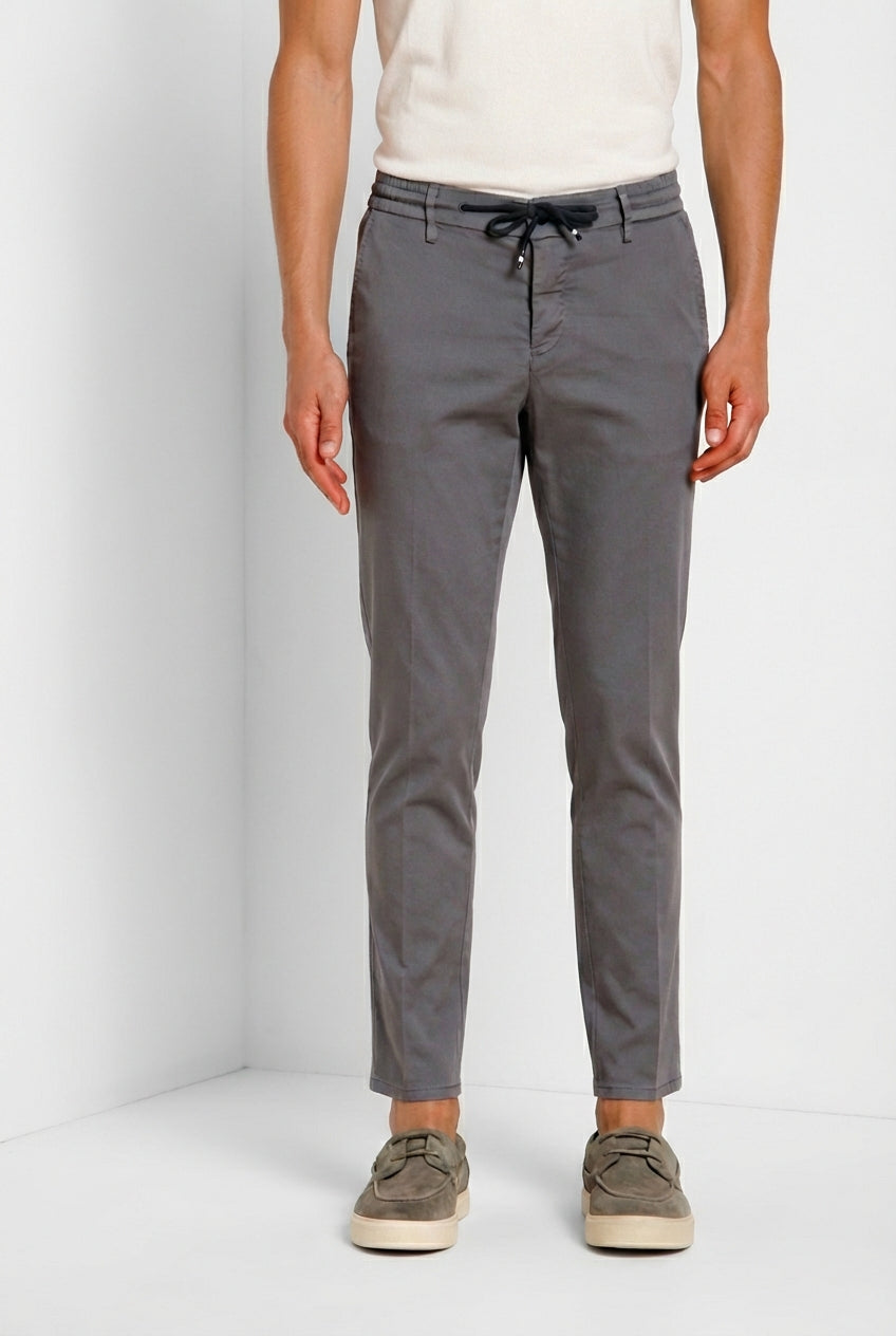 Milano Jogger Travel pantalon chino homme en satin technique travel stretch extra slim fit