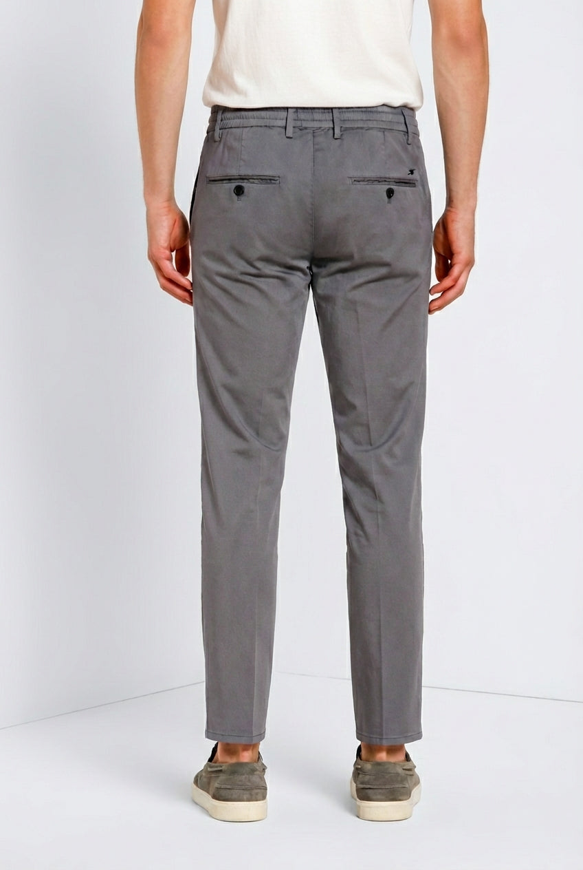 Milano Jogger Travel pantalon chino homme en satin technique travel stretch extra slim fit