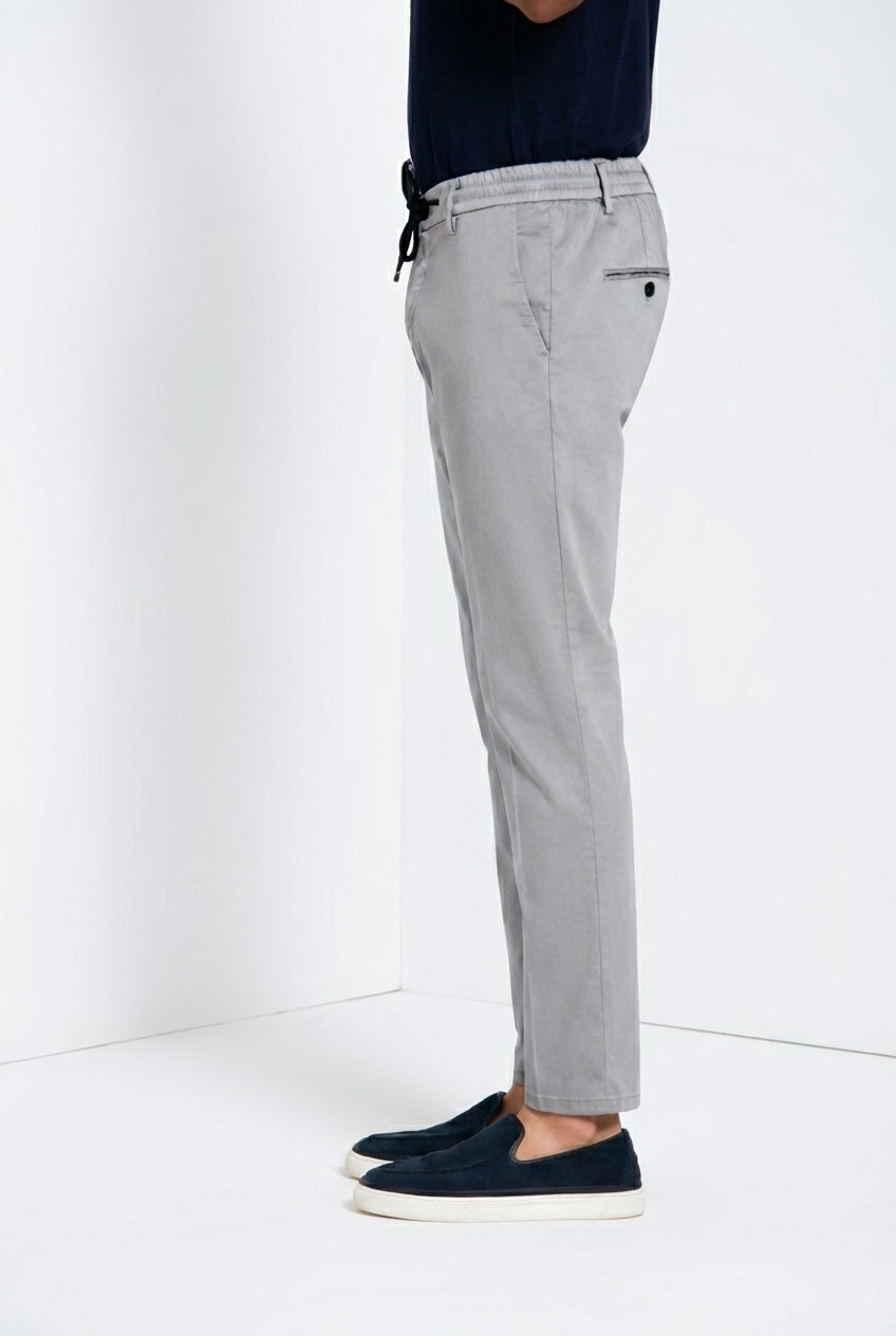 Milano Jogger Travel pantalone chino uomo in raso tecnico travel stretch extra slim fit