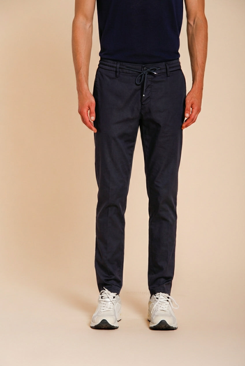 Milano Jogger Travel pantalone chino uomo in raso tecnico travel stretch extra slim fit