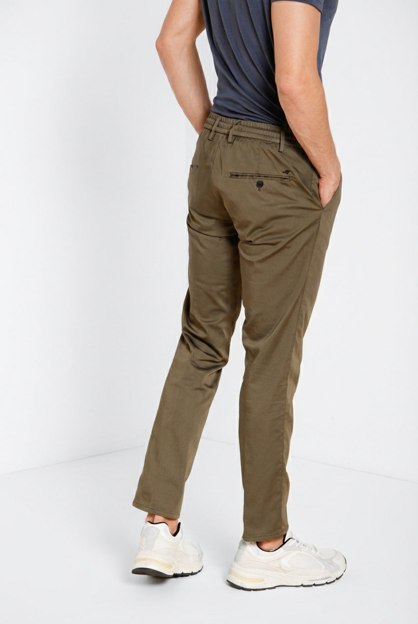 Milano Jogger Travel pantalone chino uomo in raso tecnico travel stretch extra slim fit